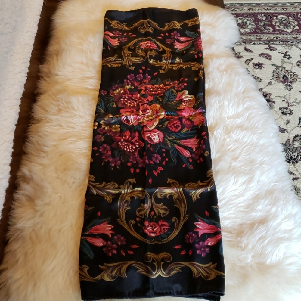Beautiful Scarf! - Picture 6 of 6